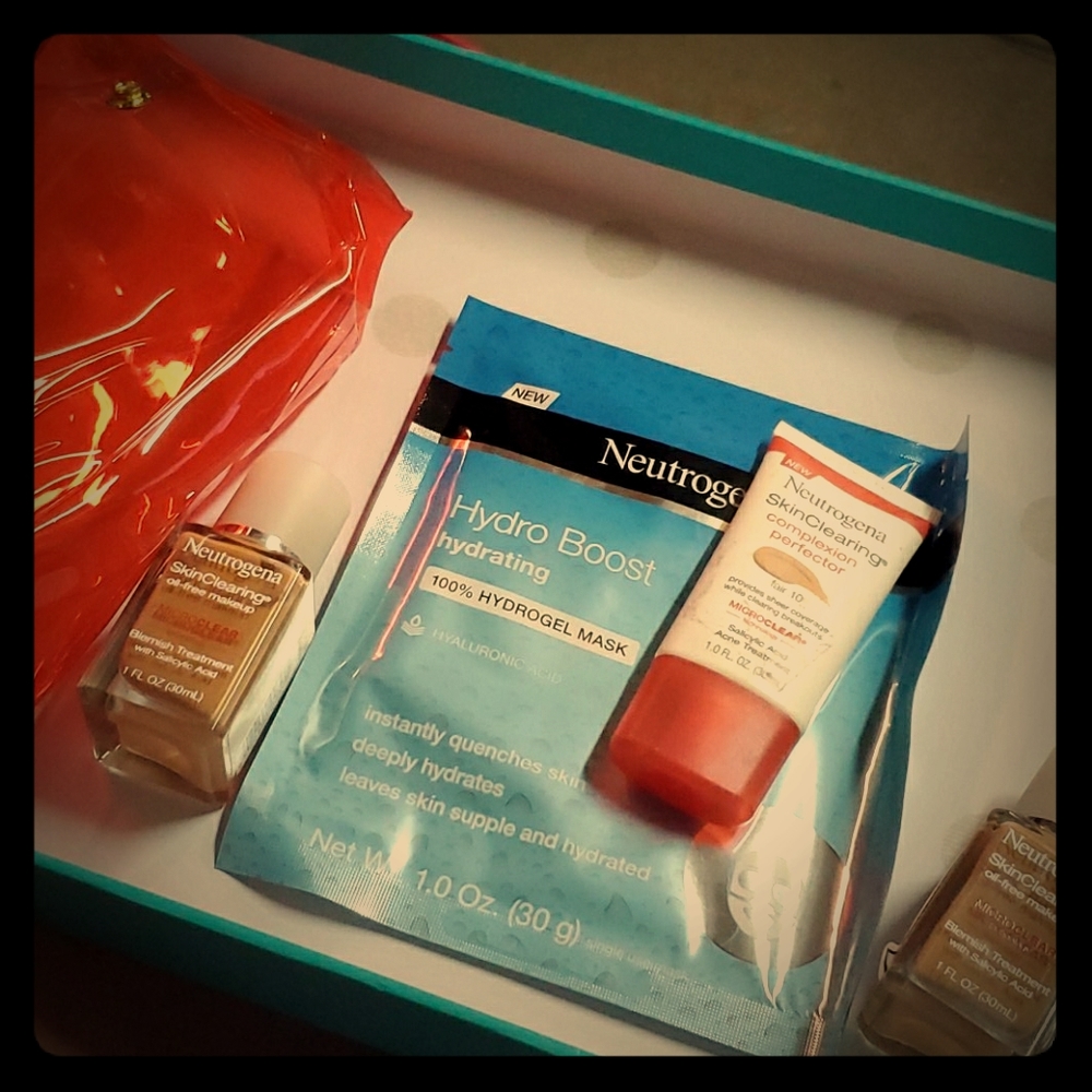👛3/$15🛍Neutrogena Lot